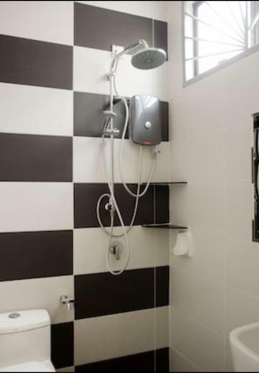 4-bedrm Ensuite Family Friendly House Near Aeon Bukit Indah *