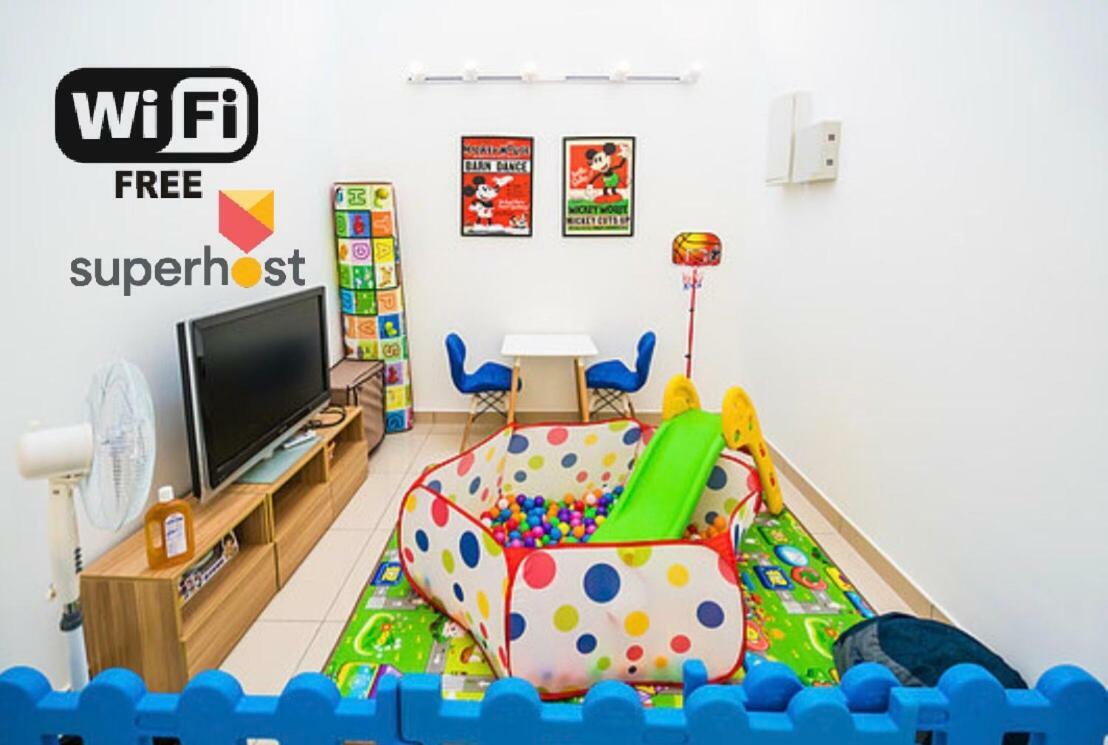 4-bedrm Ensuite Family Friendly House Near Aeon Bukit Indah Holiday home Johor Bahru